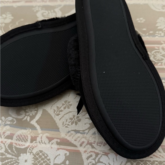 Soma Black Slippers - Picture 3 of 4